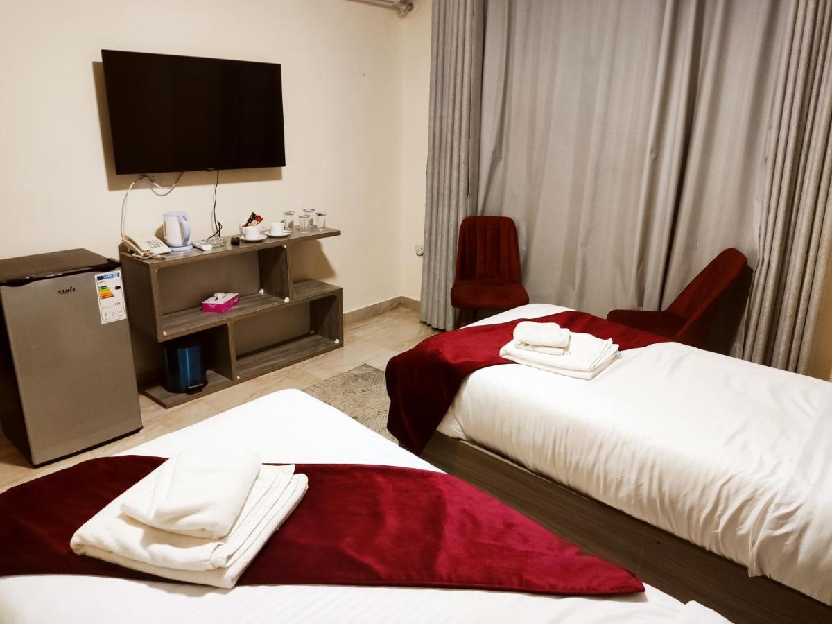 Golden Plaza Hotel アンマン エクステリア 写真
