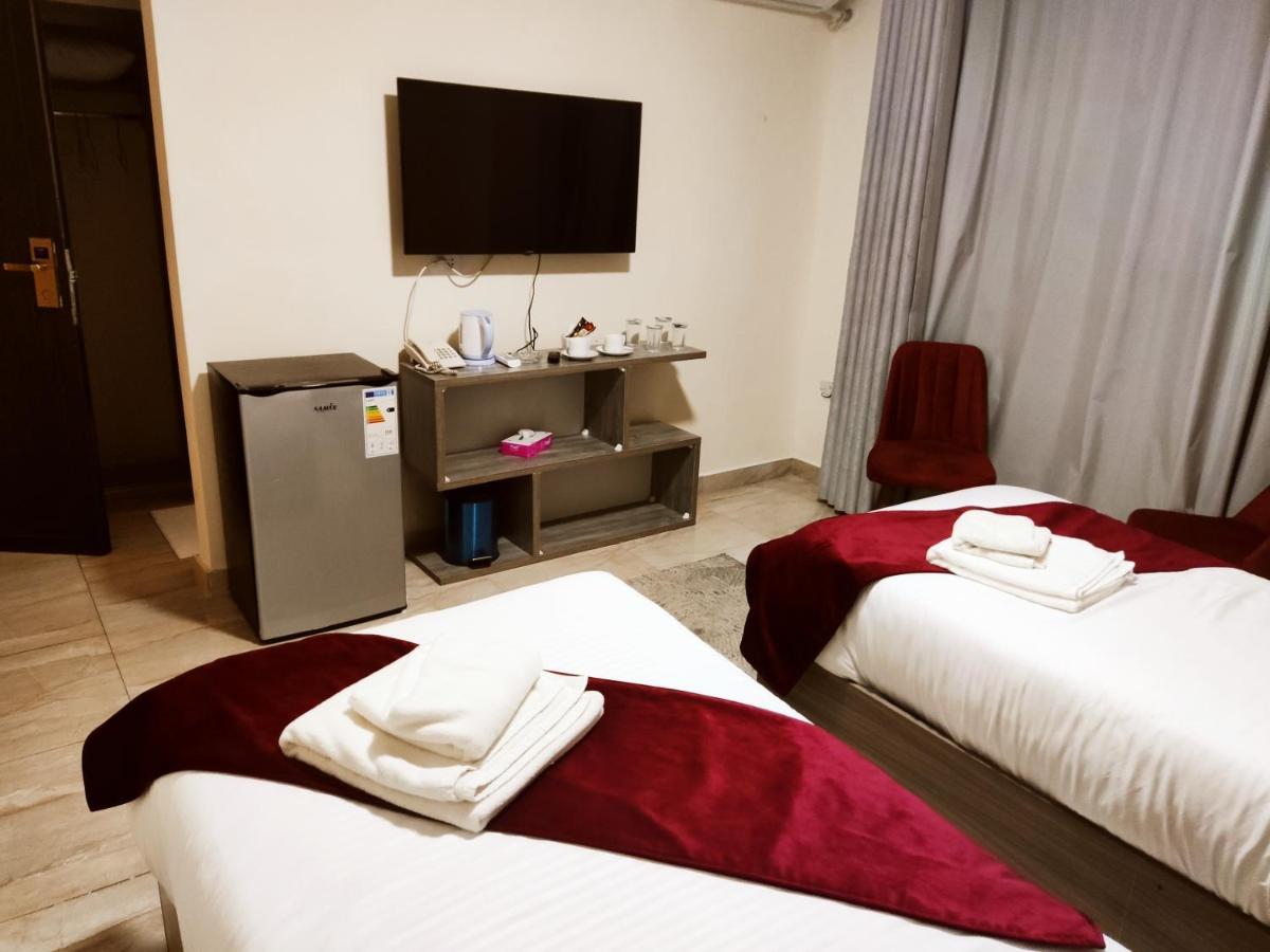 Golden Plaza Hotel アンマン エクステリア 写真